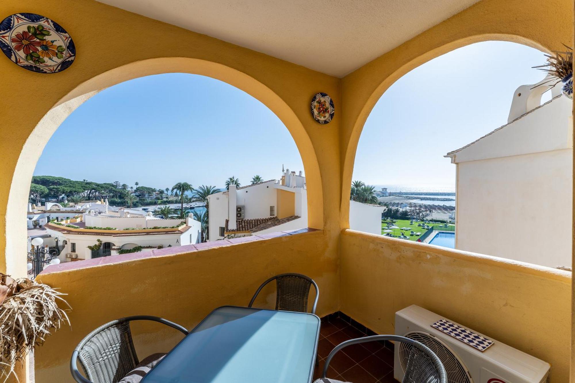Beachfront Puerto Cabopino Apartamento Marbella